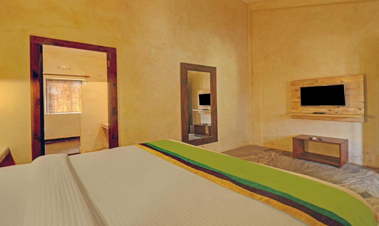 Treebo Morjim Banyan Resort Buitenkant foto